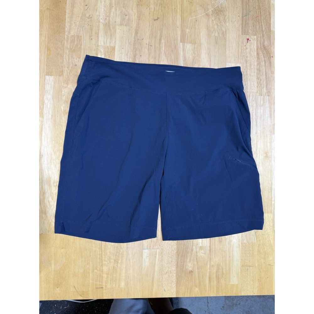 Mountain Hardwear Womens XL Dynama Bermuda Shorts Navy Stretch Hiking 9 in